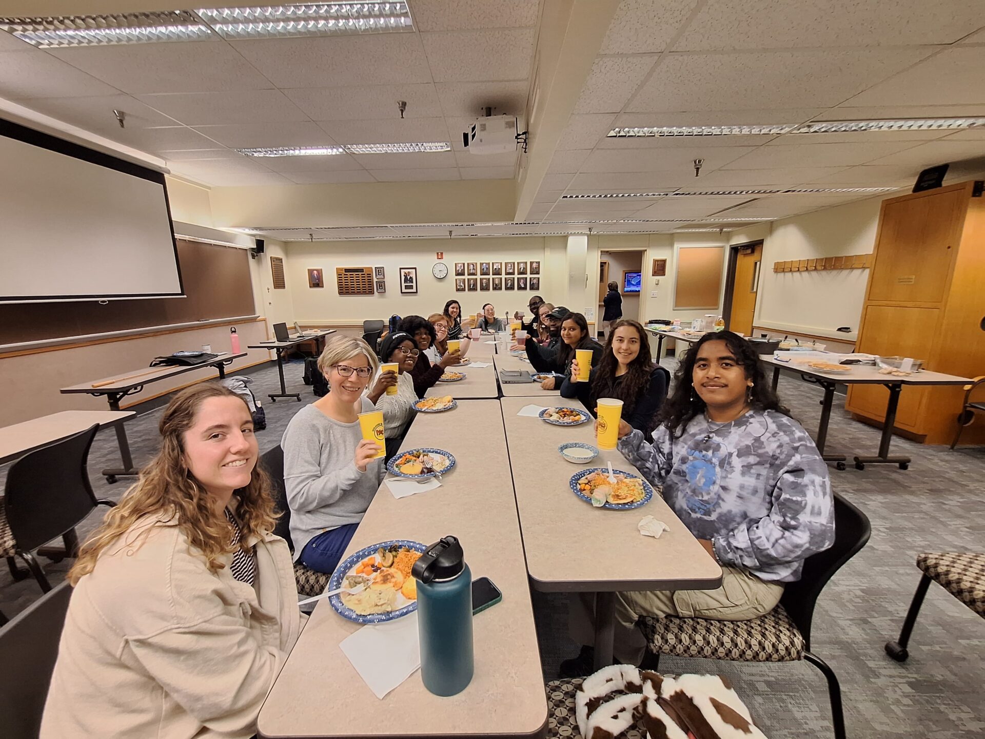 Students eating together