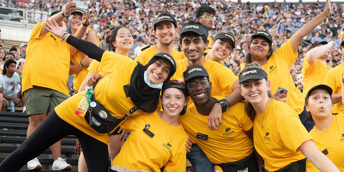 Students together smiling at BGR