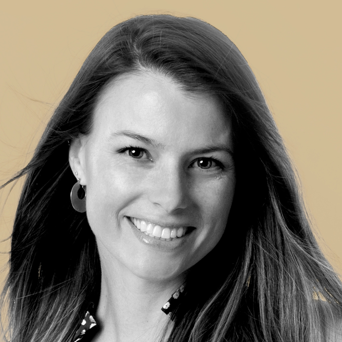 Julie Sadler headshot