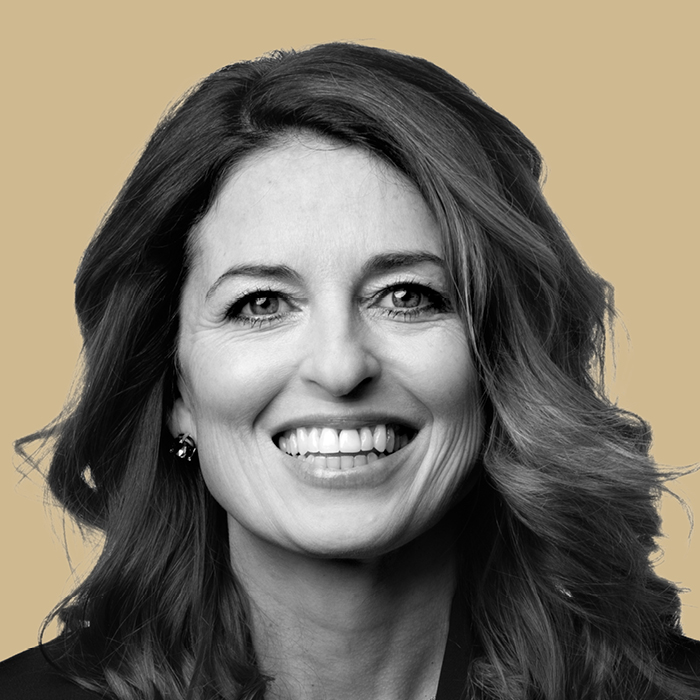 Teresa Walker headshot