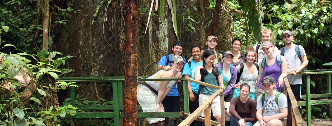 Dr. Reuben Goforth, study abroad students in Costa Rica.
