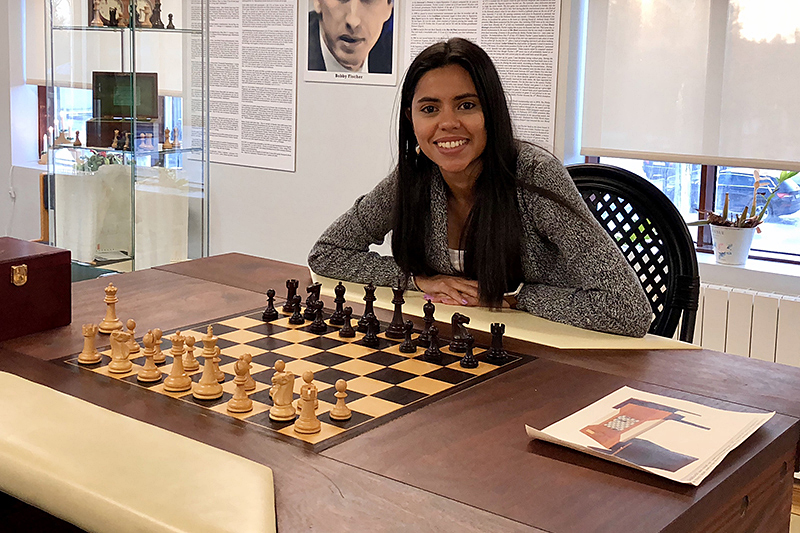 Nadya Ortiz with chess board