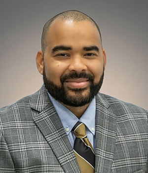 Julius Keller headshot