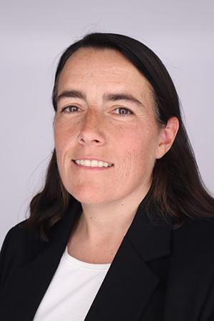 Debra Henneberry headshot