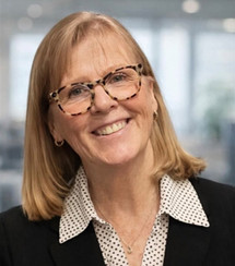 Linda Curley headshot