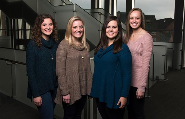 Scholarship winners and juniors in the School of Nursing