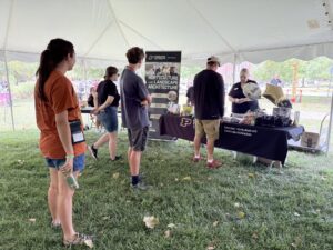 Incoming Freshmen lining up to get swag