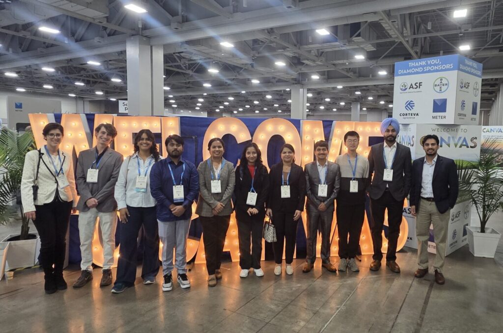 Group photo at CANVAS with Vera Vukovic