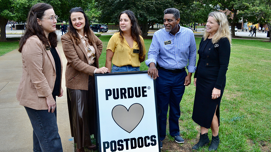 Rachelle Swan, Haley Oliver-Jischke, Isabella Bramatti, David Rollock and Melissa Franks talking at a National Postdoc Appreciation Week event.