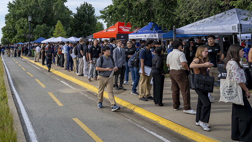 Crowd at Industrial Roundtable