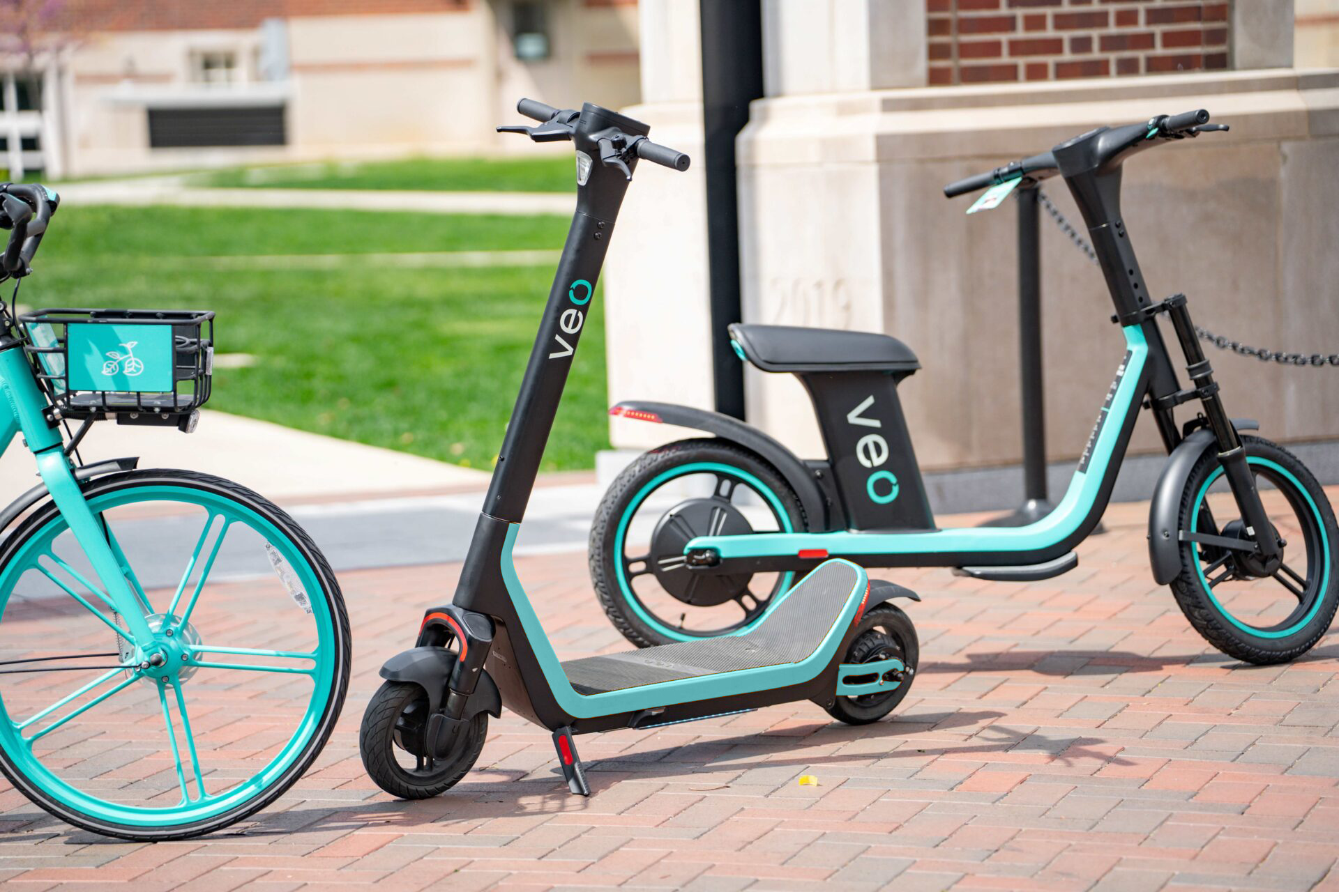 Veo e-scooter on Purdue's campus