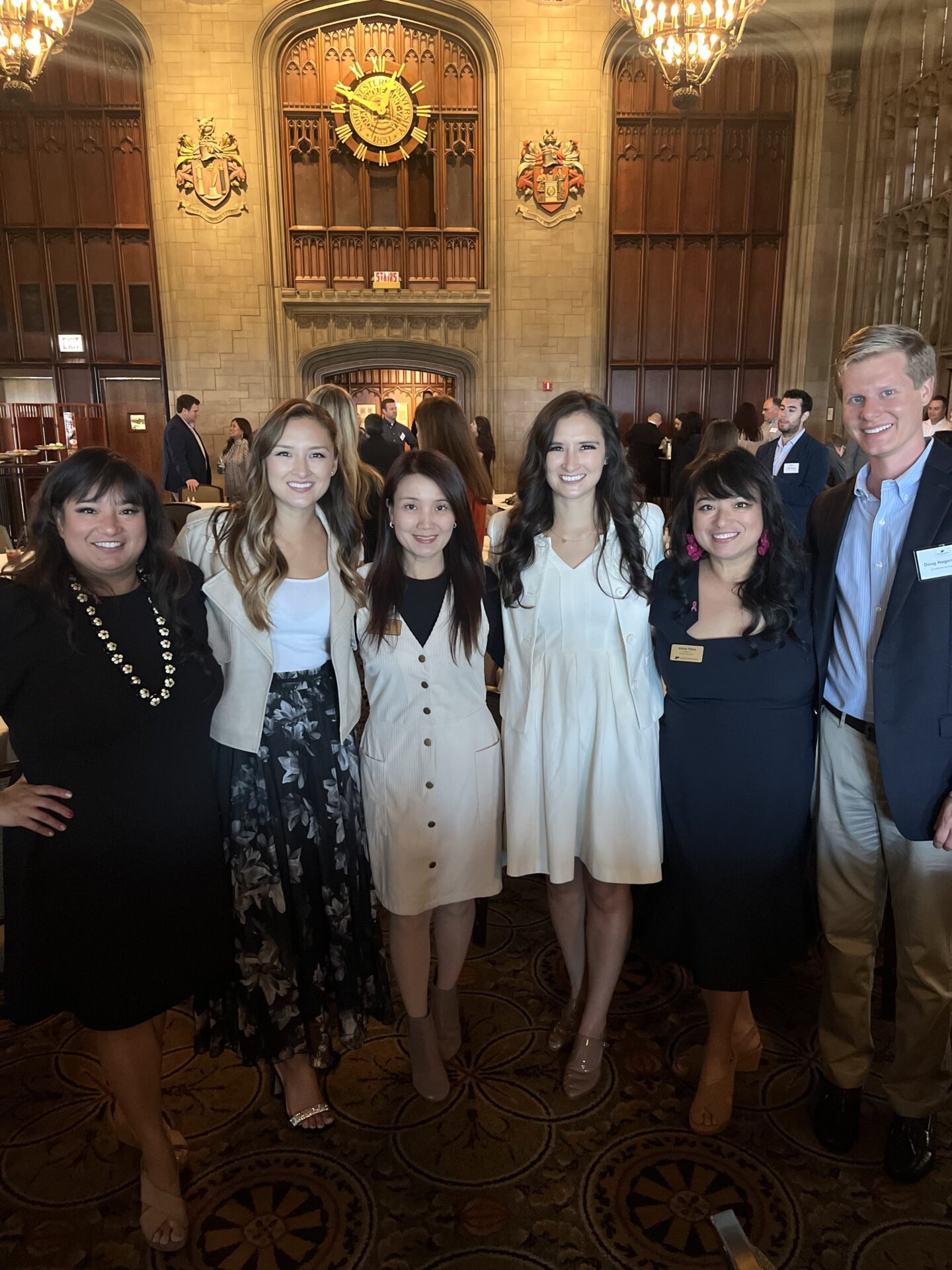 💛 Sunday Brunch in Chicago! 💛 A big thanks to alumni club presidents Giovanna Krozel and Rochelle Z. for their warm welcome and Lance Connolly and Jeri Bowman for creating a magical experience in this historical setting.