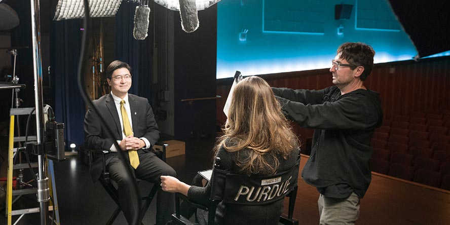 Kate Young interviewing President Chiang.