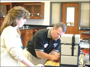 Science K-12 Outreach Coordinators introduce teachers to research-grade science equipment