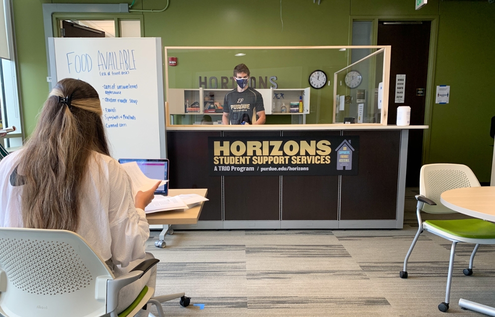 Horizons office space with de-densified tables