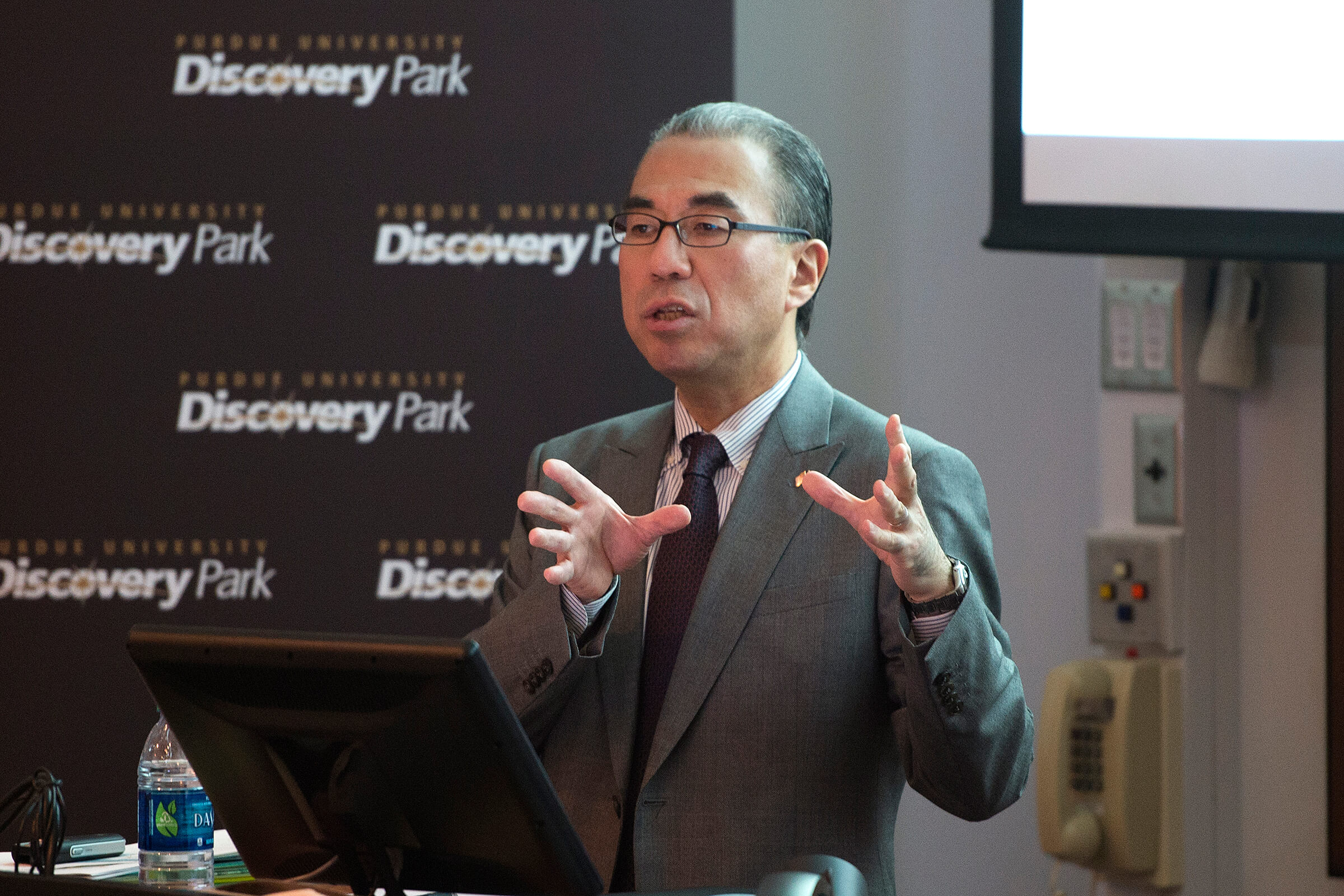 Japan embassy official speaks on campus as Discovery Park