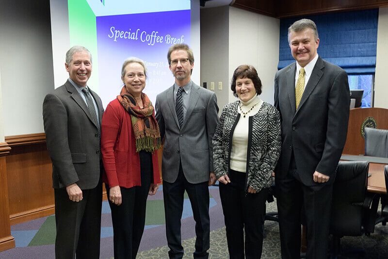 Brian Farkas, Suzanne Nielsen, Peter Hollenbeck, Karen Plaut and Jay Akridge