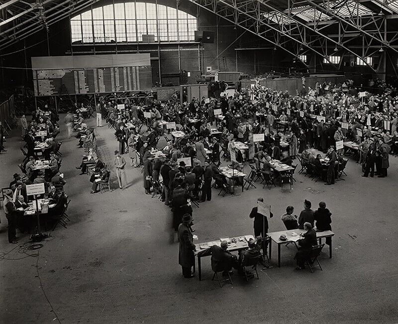 Students registering for courses at the Armory