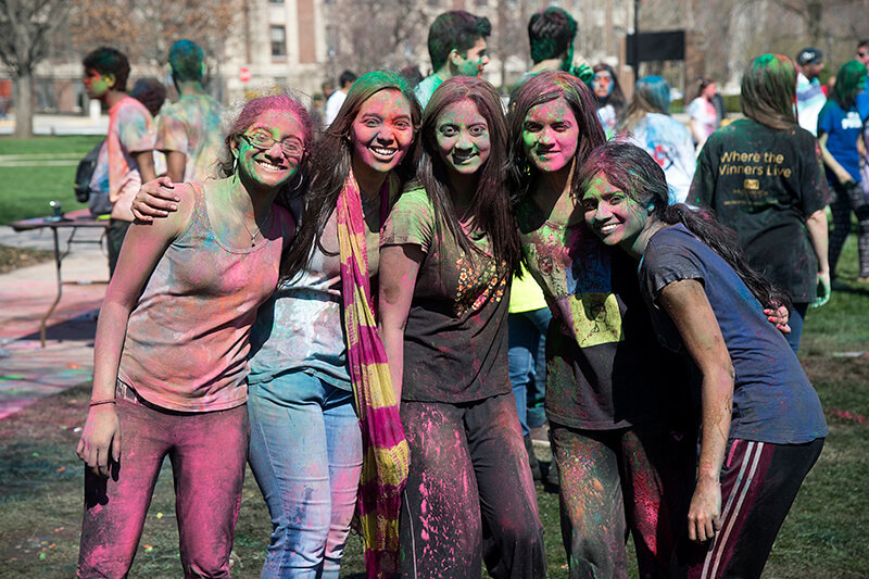 students on campus lawn