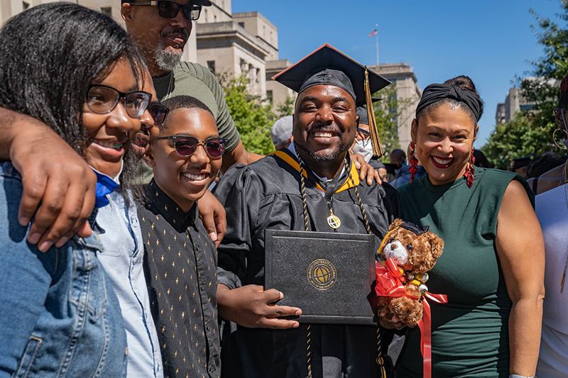 More than 1,200 Purdue Global graduates take part in commencement