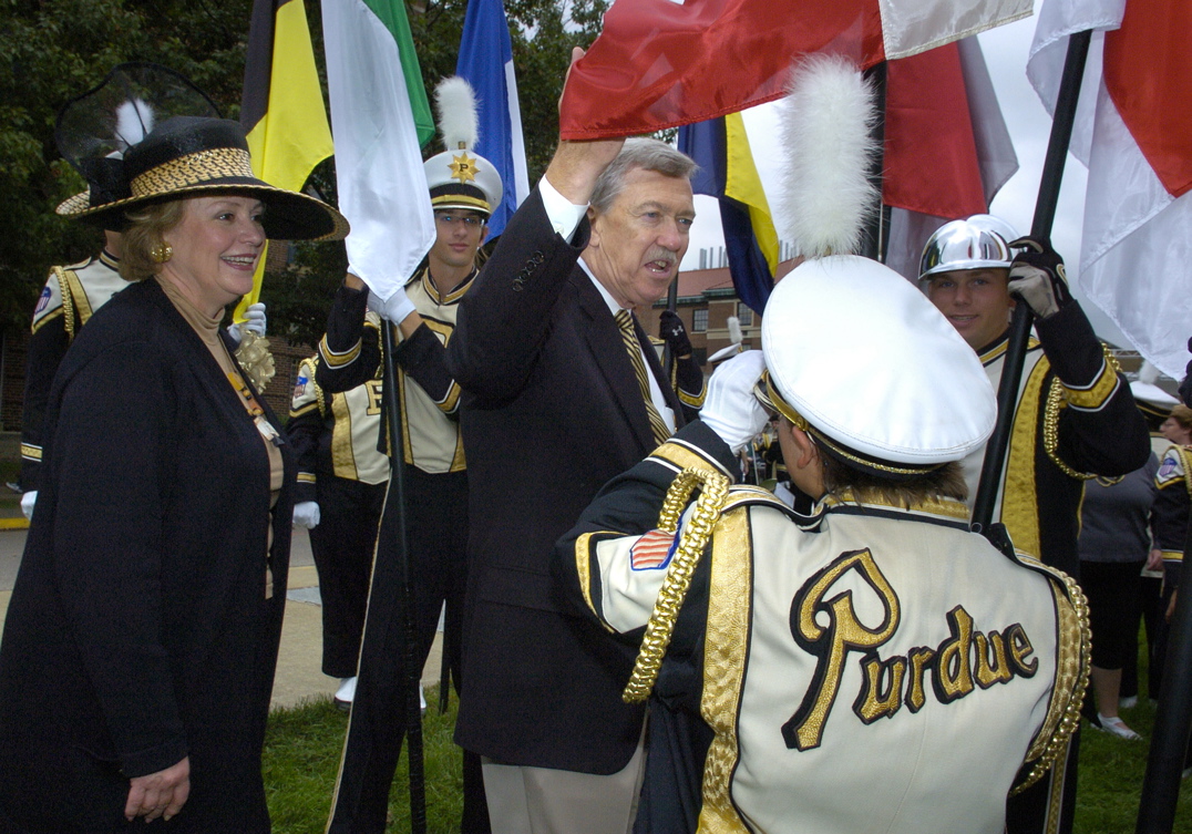 homecoming06-jischkes-flags