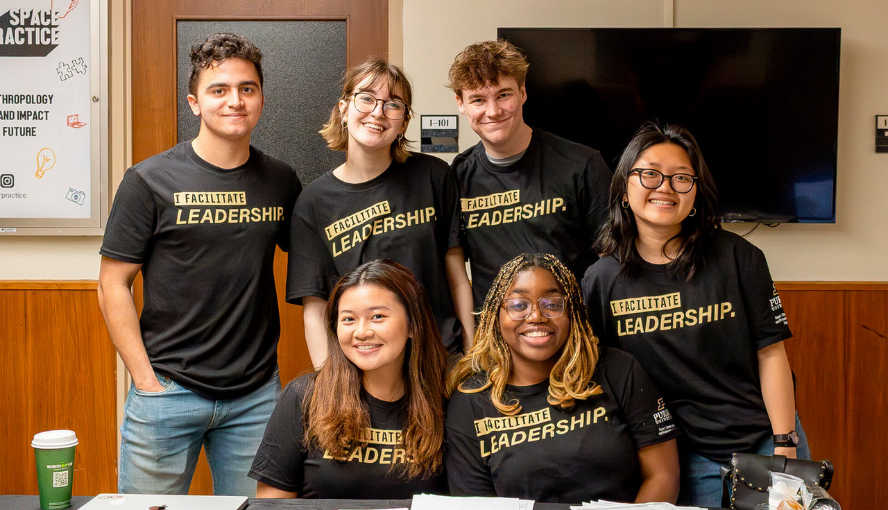 Student Facilitators at a LEAD Event leading other students in an activity.
